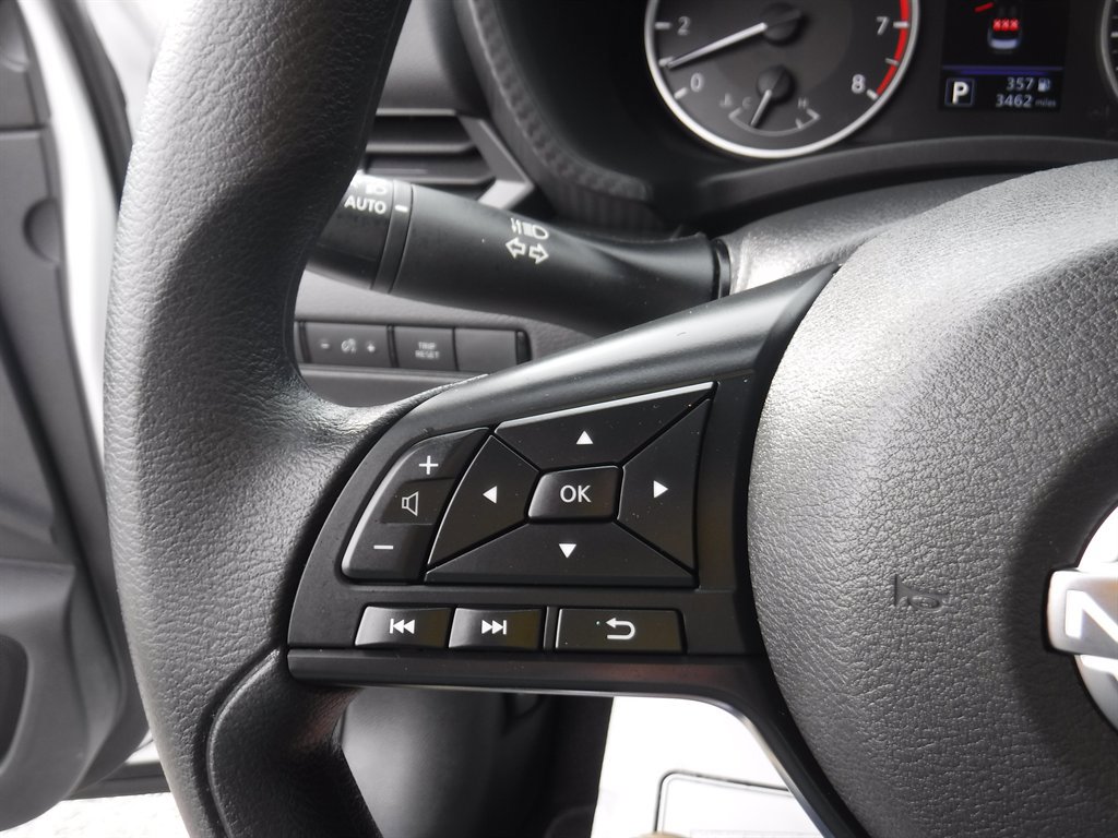 Used 2025 Nissan Sentra S image 16