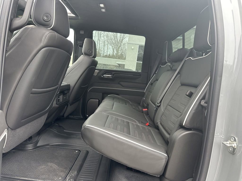 Used 2025 GMC Sierra 2500 AT4X image 34