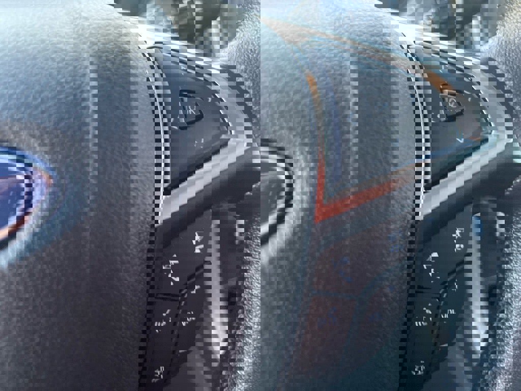 Used 2024 Ford Edge SEL image 10