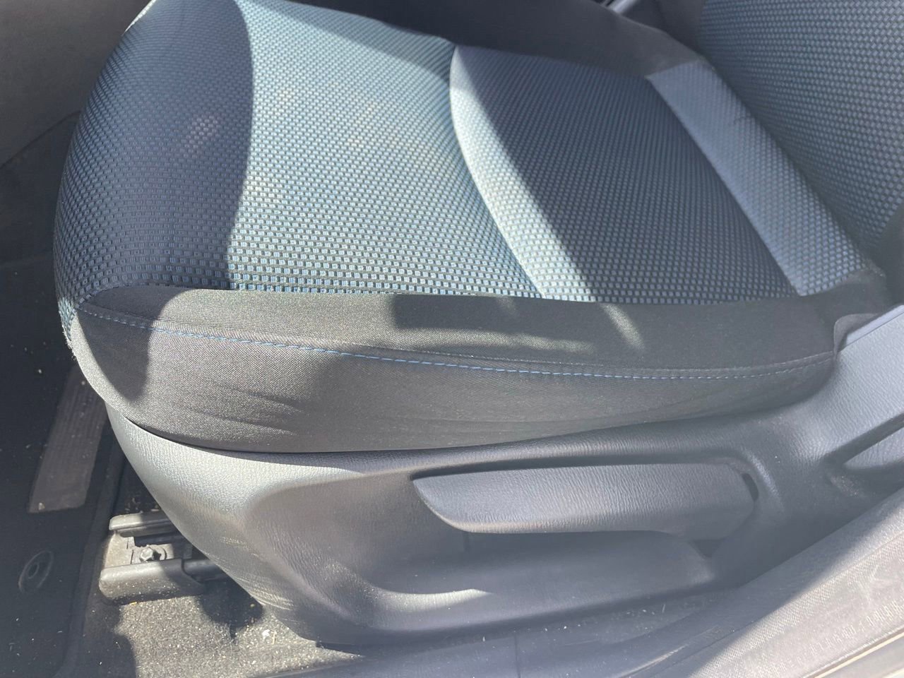 Used 2020 Toyota Yaris LE FWD image 4