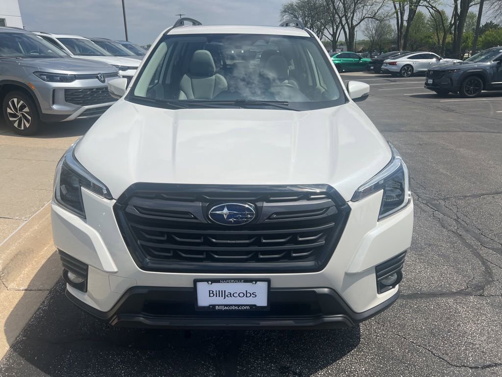 Used 2023 Subaru Forester Limited AWD/4WD image 9