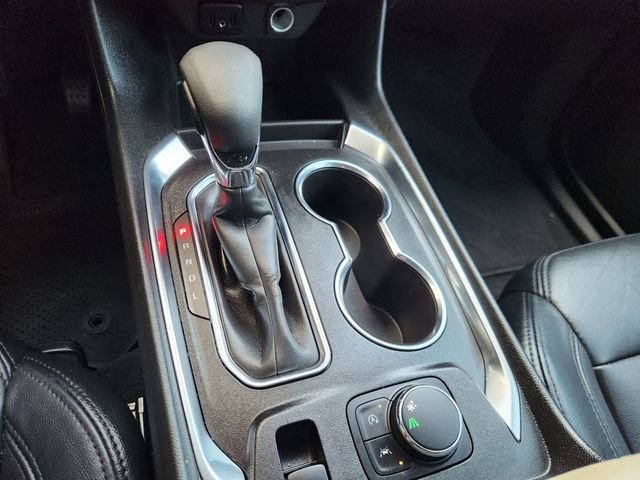 Used 2022 Chevrolet Traverse LS image 17