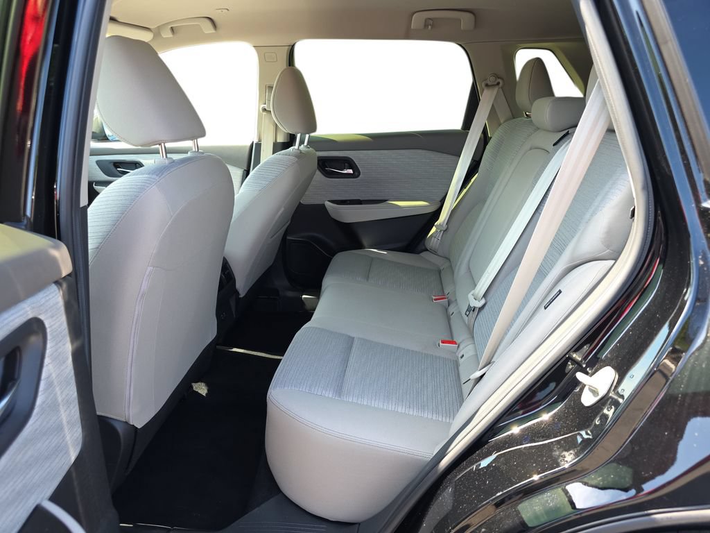 Used 2023 Nissan Rogue SV FWD image 14