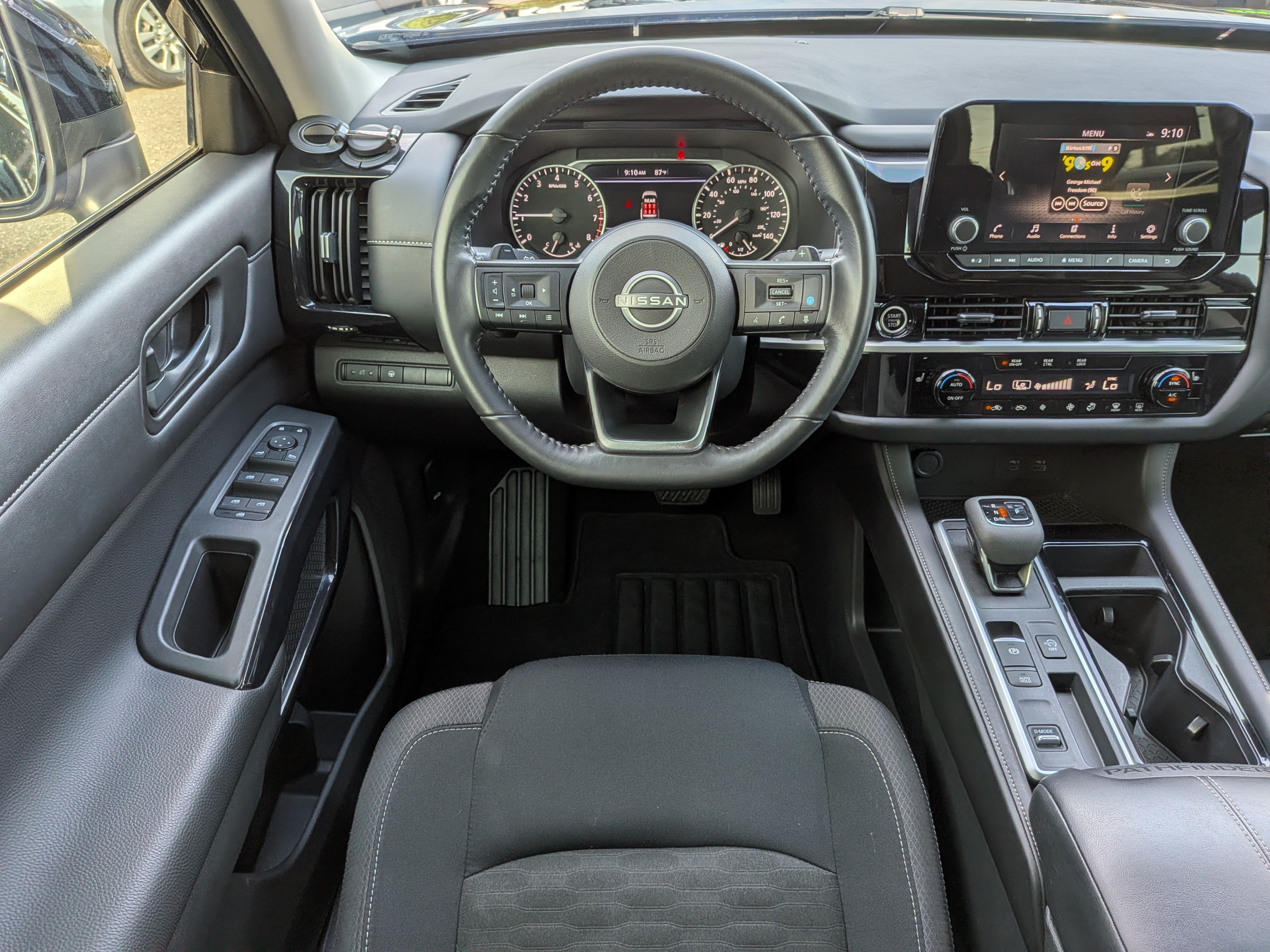 Certified 2024 Nissan Pathfinder SV FWD image 14