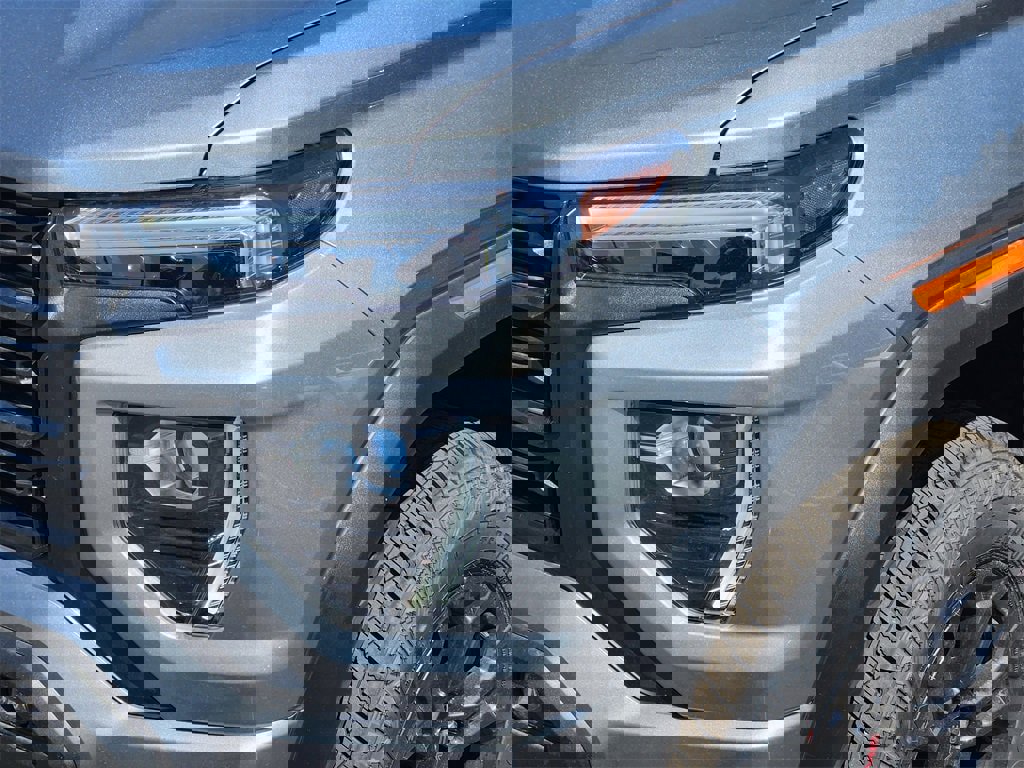 New 2025 GMC Canyon Elevation w/ Convenience Package image 5