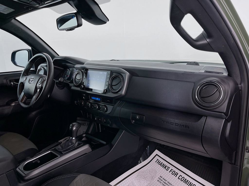 Used 2022 Toyota Tacoma TRD Off-Road image 31