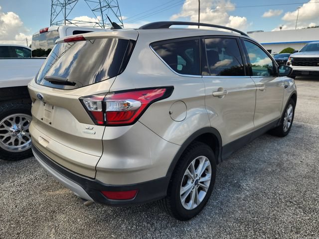 Used 2018 Ford Escape SE w/ SE Sync 3 Package FWD image 5