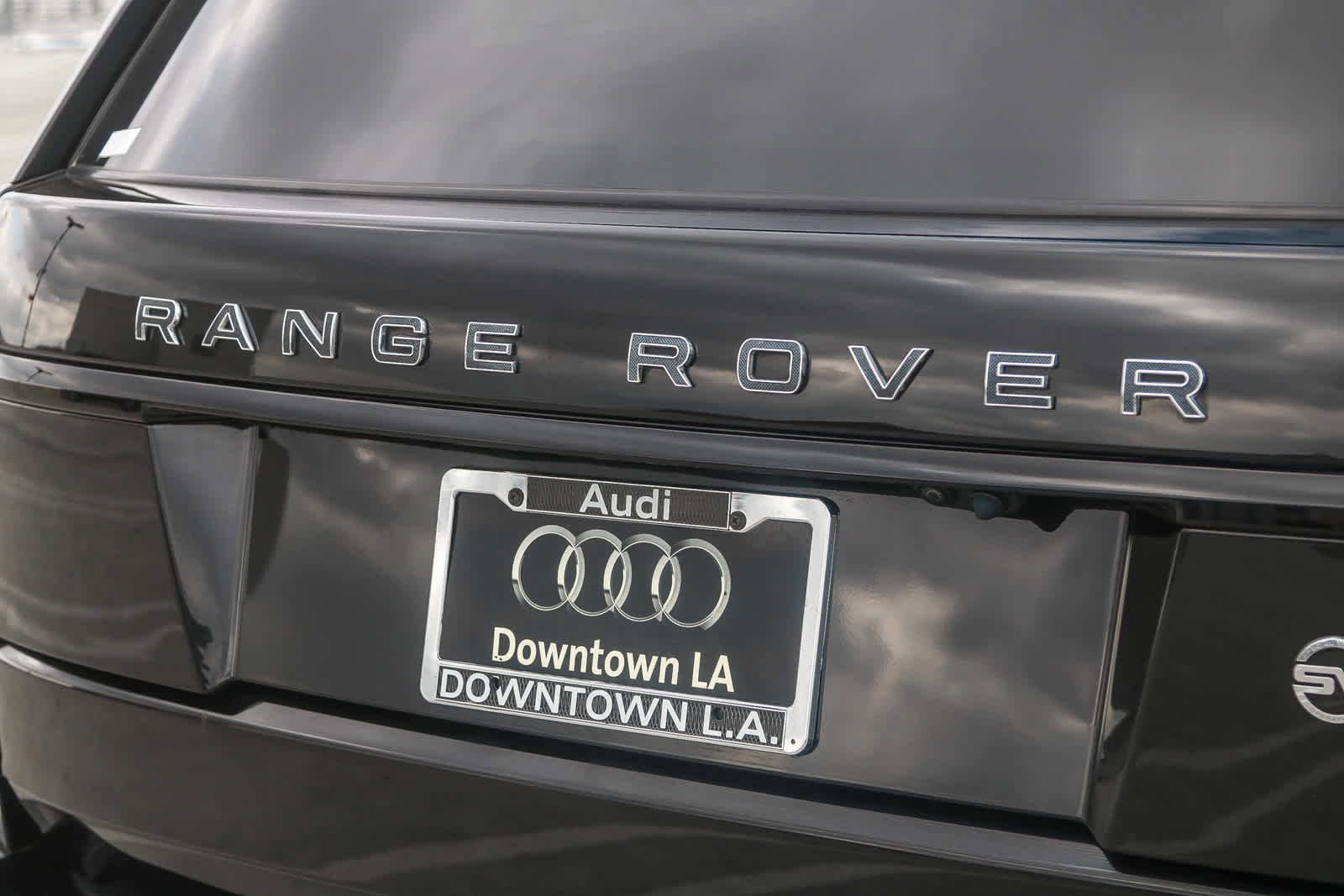 Used 2021 Land Rover Range Rover SV Autobiography Dynamic image 12