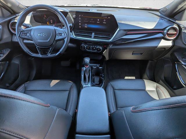 Used 2025 Chevrolet Trax RS FWD image 19