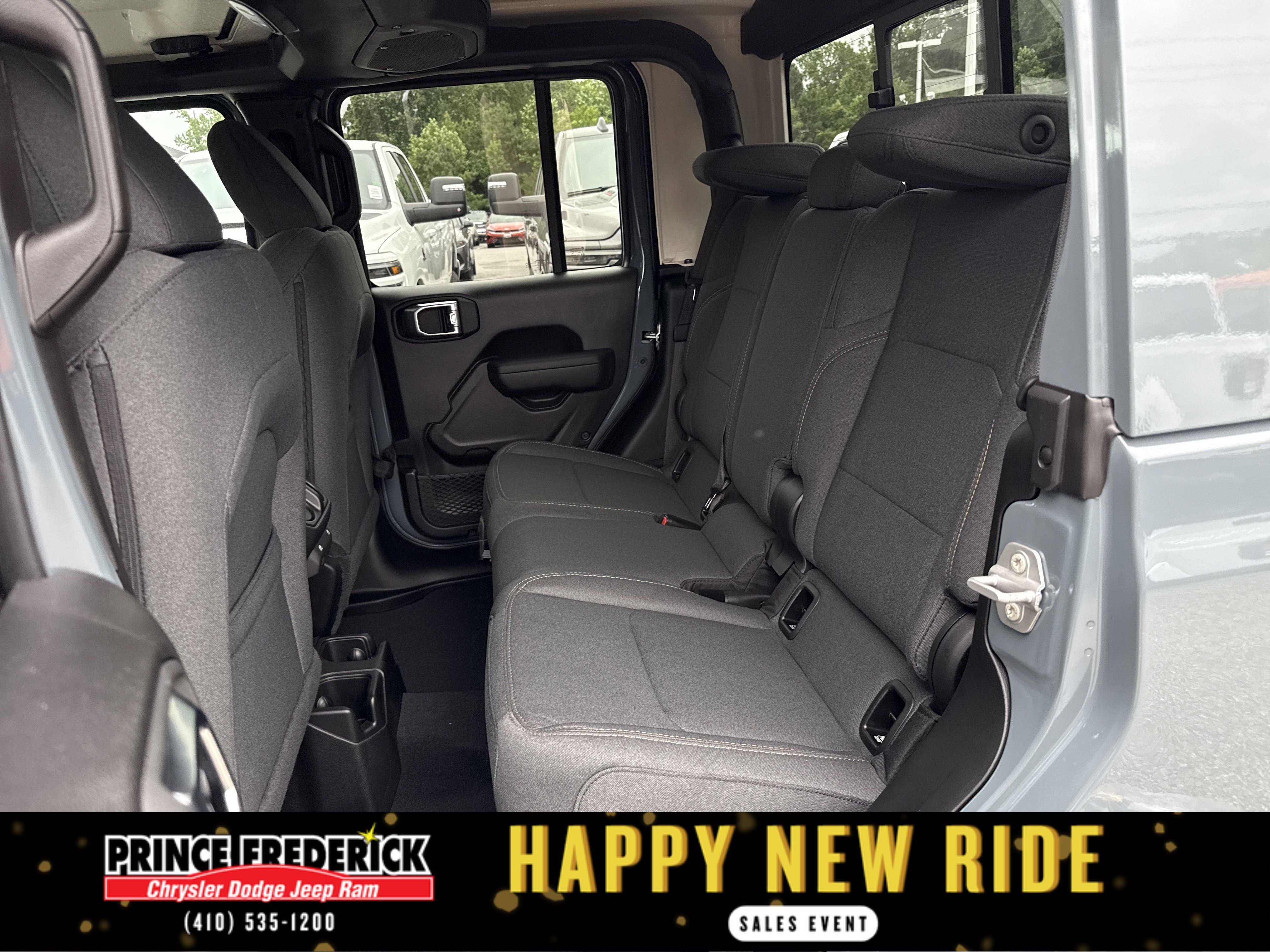 New 2025 Jeep Gladiator Sport image 12