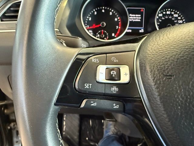 Used 2021 Volkswagen Tiguan SE image 18