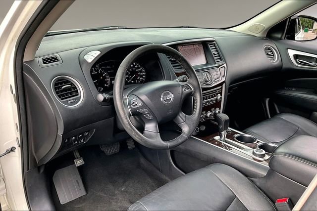 Used 2013 Nissan Pathfinder Platinum AWD/4WD image 17