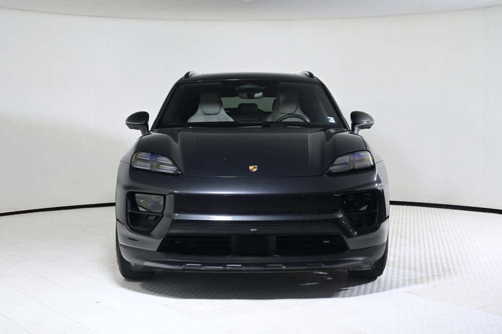Certified 2025 Porsche Macan Electric RWD image 10