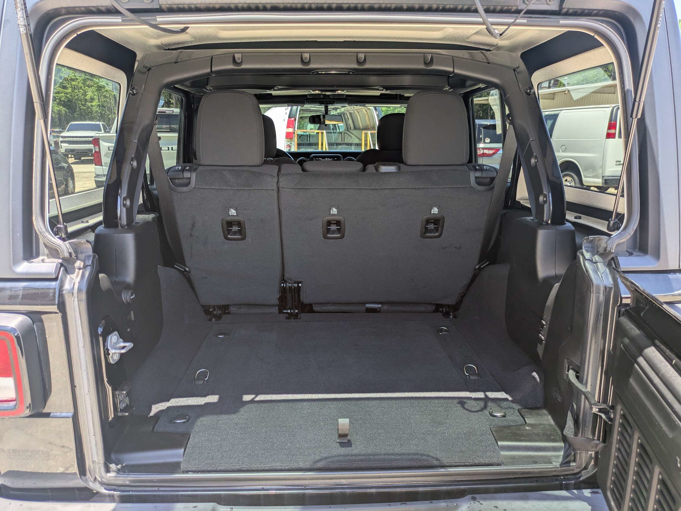 Used 2022 Jeep Wrangler Unlimited Sport AWD/4WD image 7