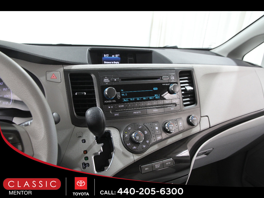 Used 2012 Toyota Sienna LE w/ Towing Pkg image 9