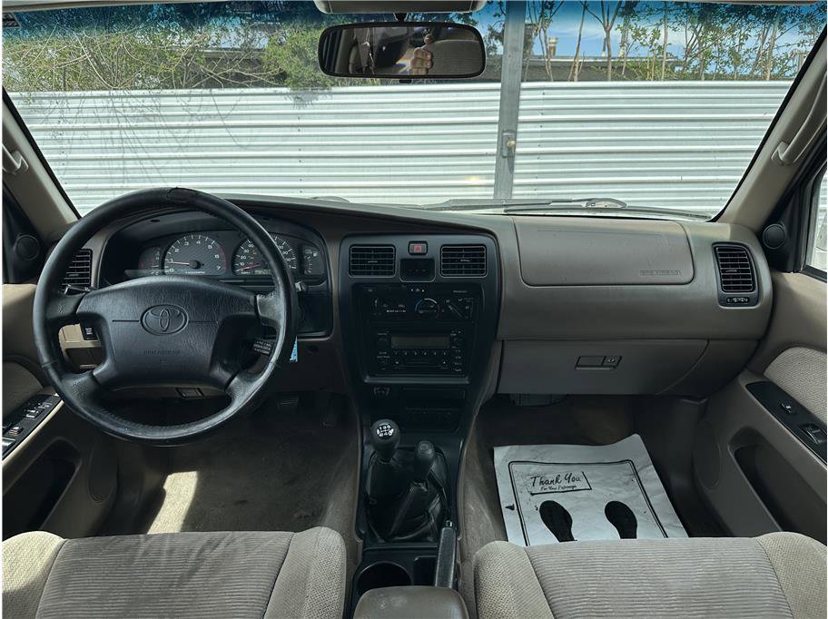 Used 2000 Toyota 4Runner SR5 image 18