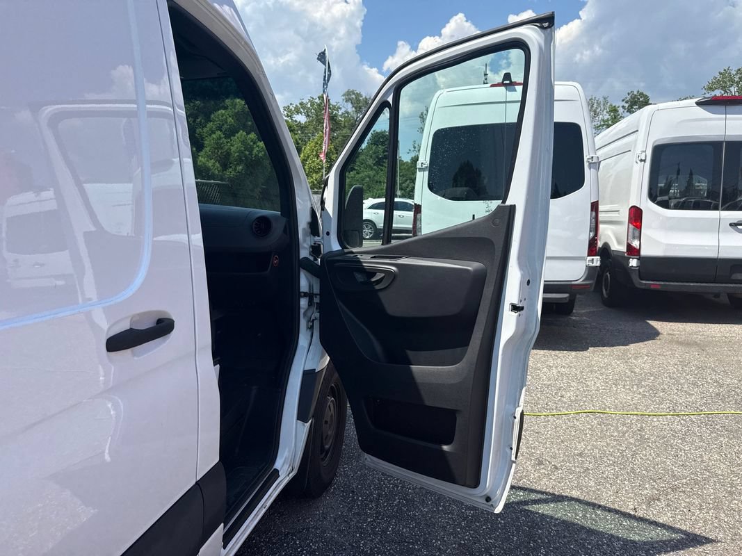 Used 2021 Mercedes-Benz Sprinter 2500 image 15