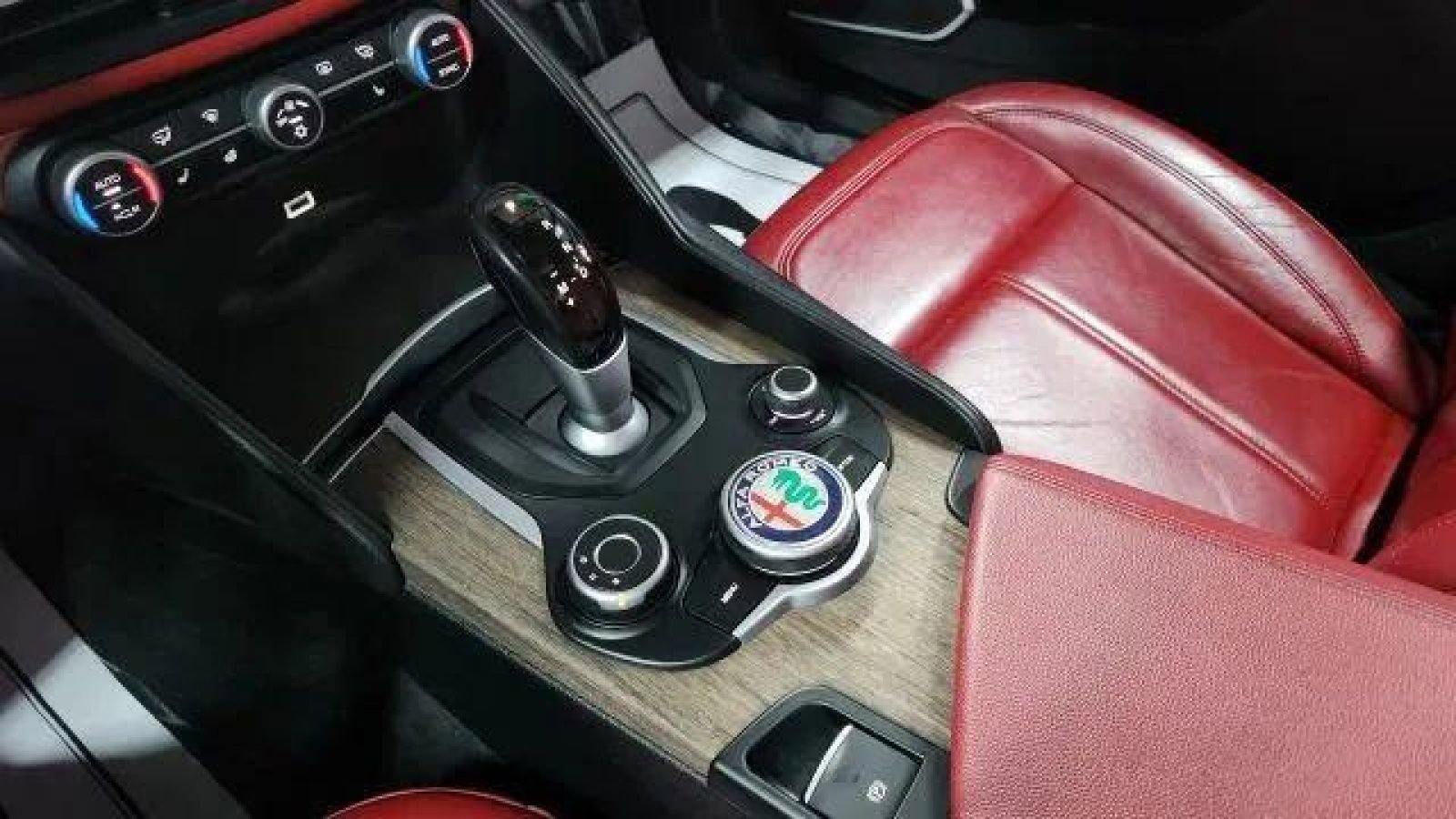 Used 2017 Alfa Romeo Giulia Ti image 39