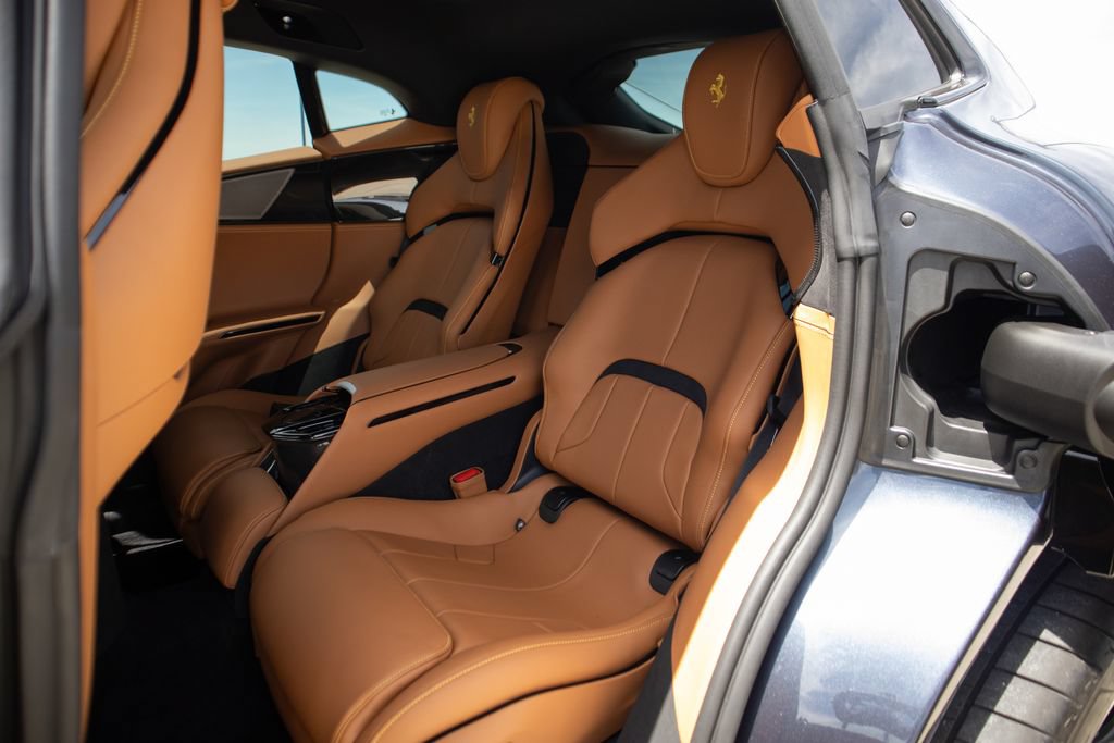 Used 2025 Ferrari Purosangue AWD/4WD image 23
