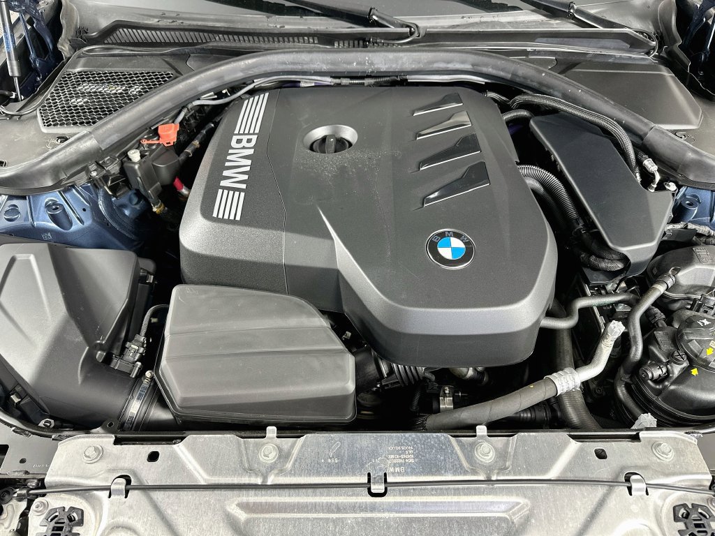Used 2025 BMW 330i xDrive Sedan w/ Premium Package AWD/4WD image 39
