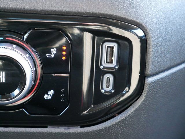 Used 2024 GMC Sierra 1500 Elevation image 21