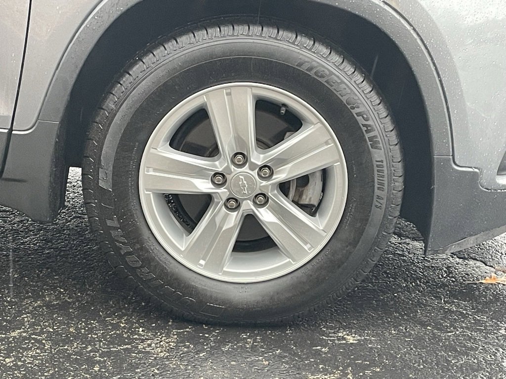 Certified 2020 Chevrolet Trax LS w/ Tint and Cruise Package image 9