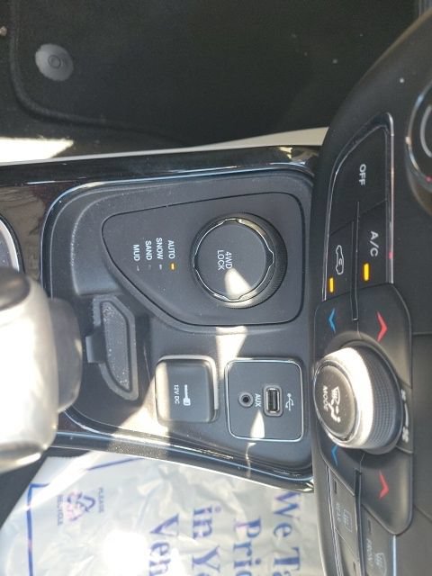 Used 2017 Jeep Compass Limited AWD/4WD image 38