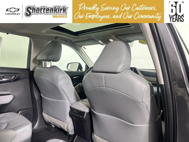 Used 2022 Toyota Highlander XLE image 17