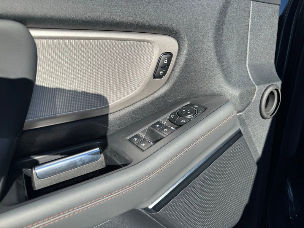 New 2025 Ford Expedition Active image 18