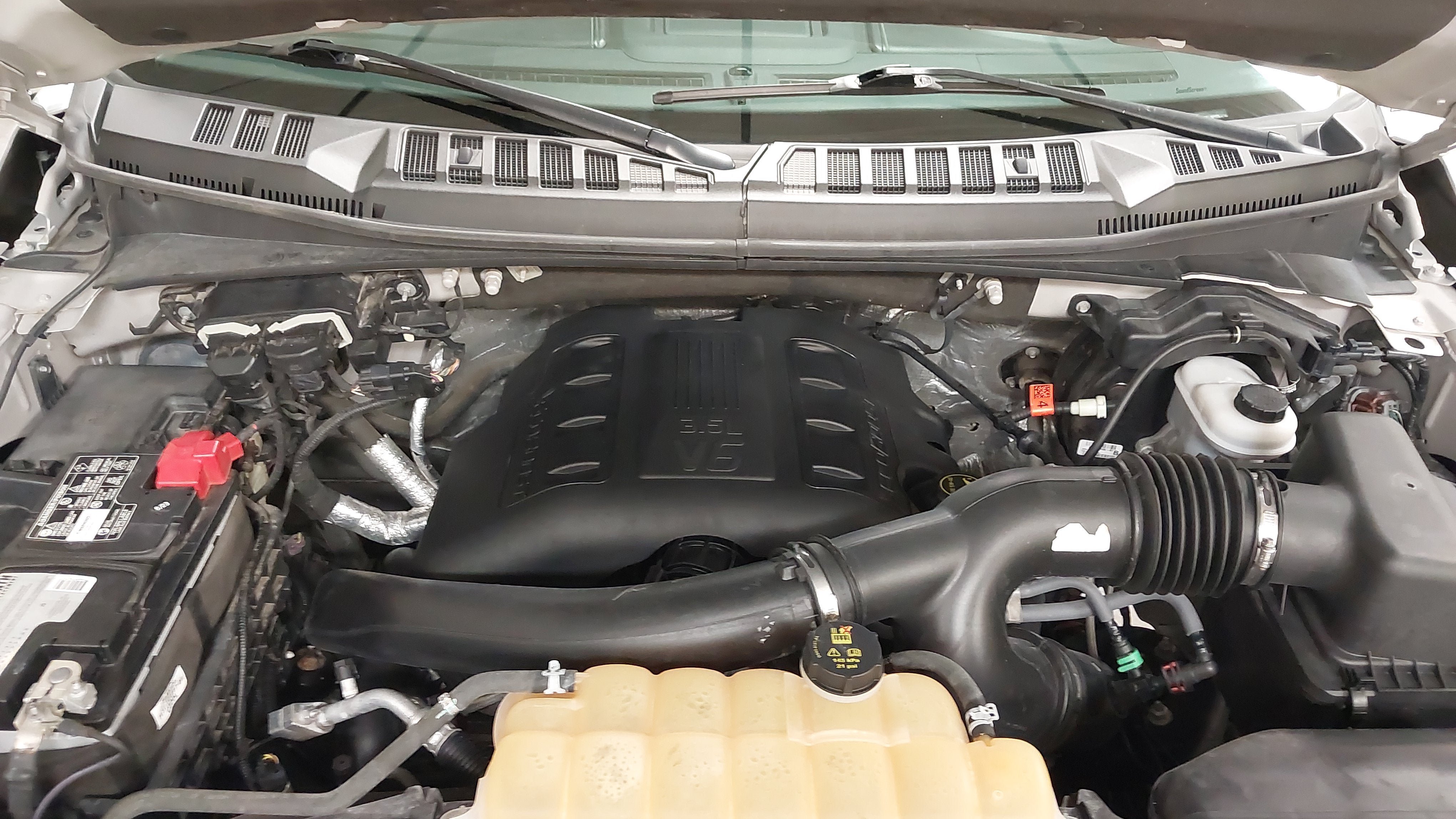 Used 2016 Ford F150 Lariat w/ Equipment Group 502A Luxury AWD/4WD image 29