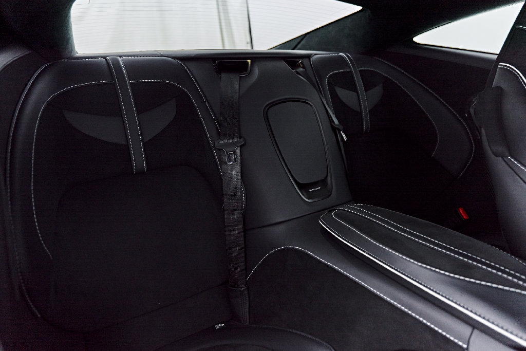 Used 2023 Aston Martin DBS Coupe RWD image 39