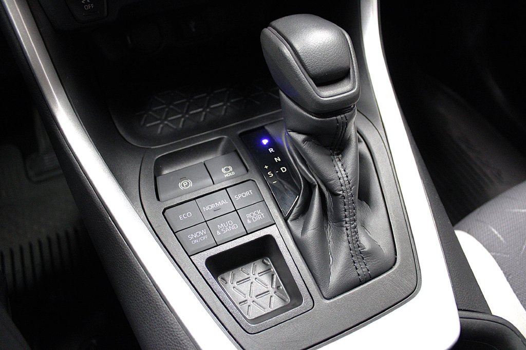 Used 2021 Toyota RAV4 XLE AWD/4WD image 19