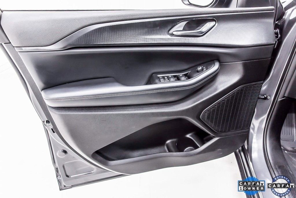 Used 2024 Jeep Grand Cherokee Laredo image 26