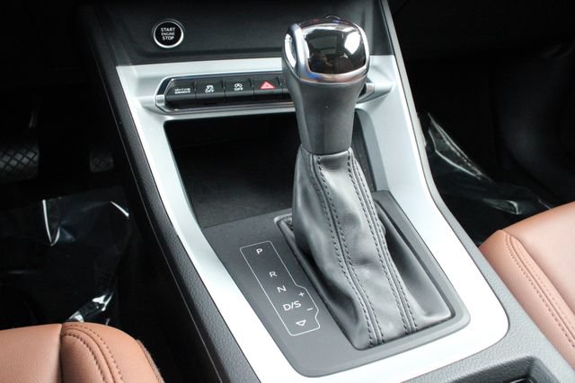 Used 2021 Audi Q3 2.0T Premium w/ Convenience Package AWD/4WD image 24