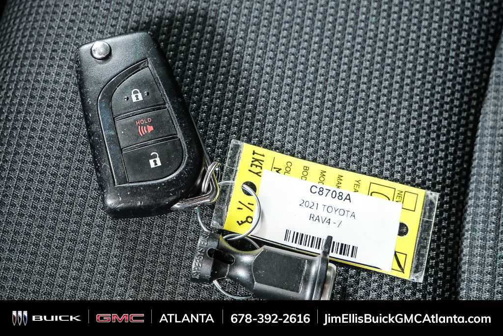 Used 2021 Toyota RAV4 LE image 35