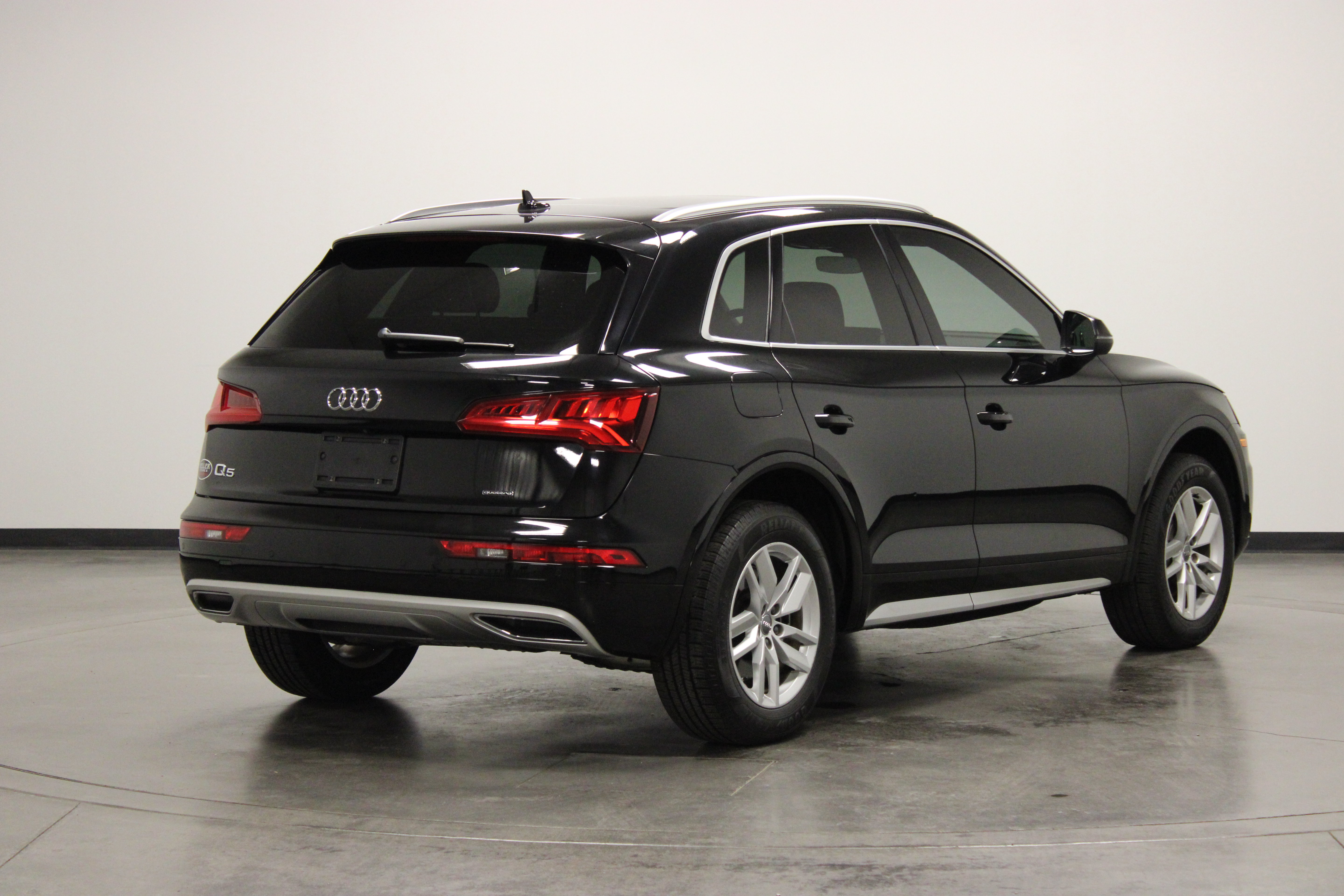 Used 2020 Audi Q5 2.0T Premium w/ Convenience Package AWD/4WD image 8