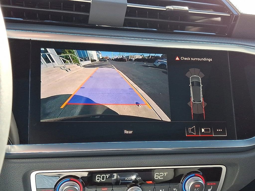 New 2025 Audi Q3 2.0T Premium image 17