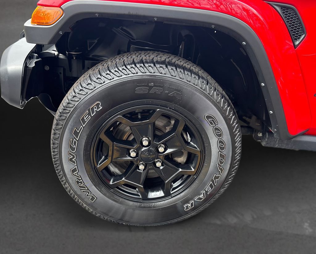 Used 2023 Jeep Gladiator Sport image 11