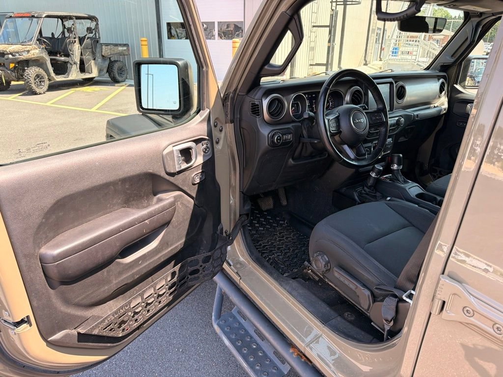Used 2020 Jeep Gladiator Sport w/ Quick Order Package 24S AWD/4WD image 12