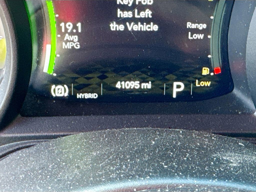 Used 2024 Jeep Wrangler Unlimited Sahara image 12