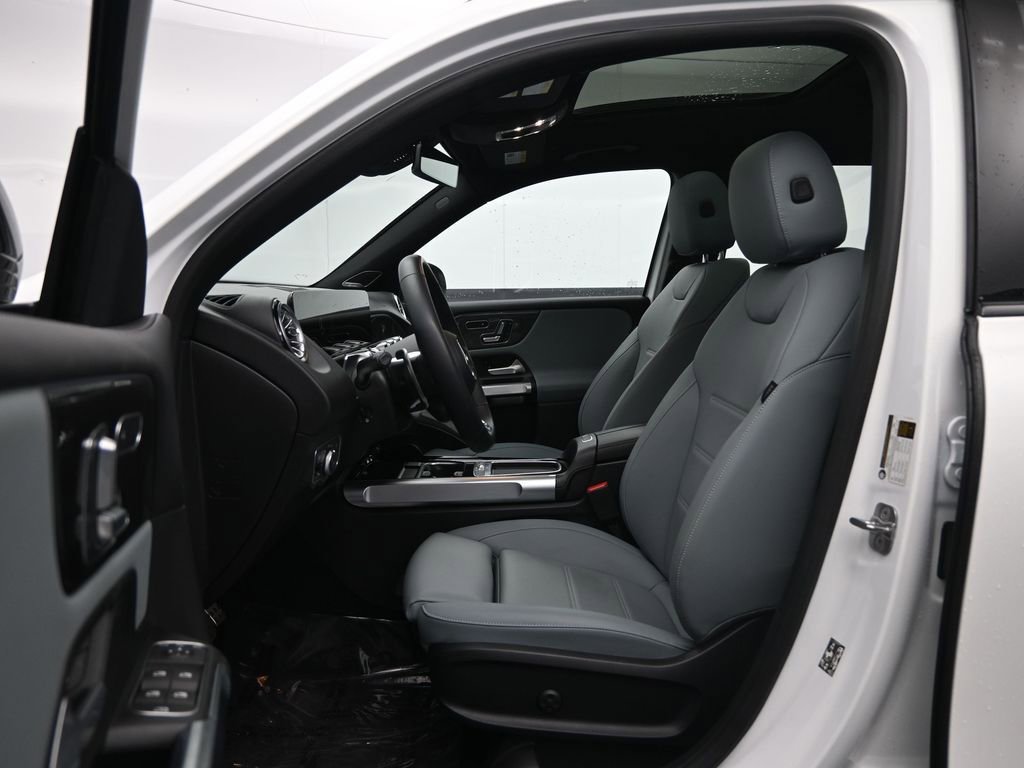 Used 2025 Mercedes-Benz GLB 35 AMG 4MATIC image 24