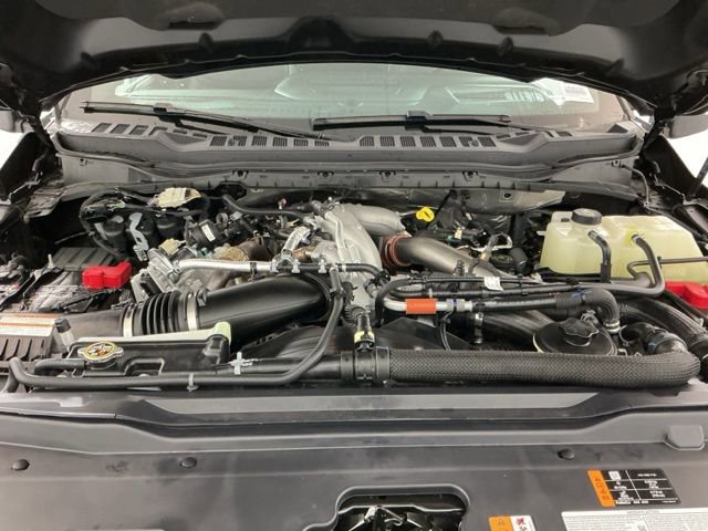 Certified 2025 Ford F450 Platinum w/ FX4 Off-Road Package image 35