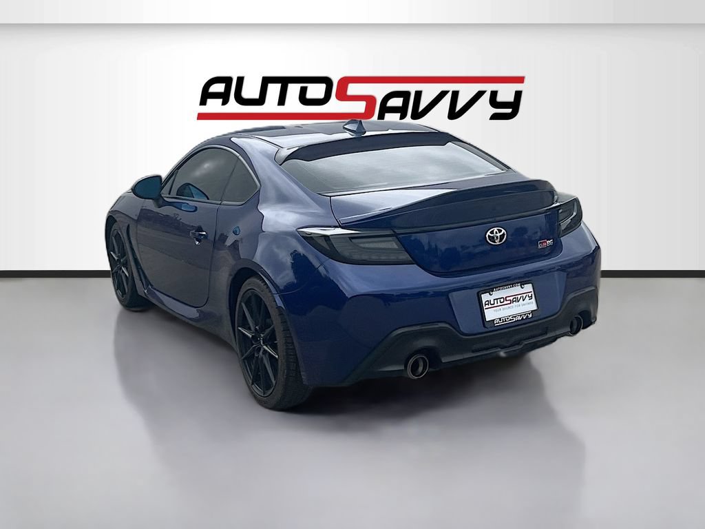 Used 2025 Toyota GR86 Premium RWD image 5