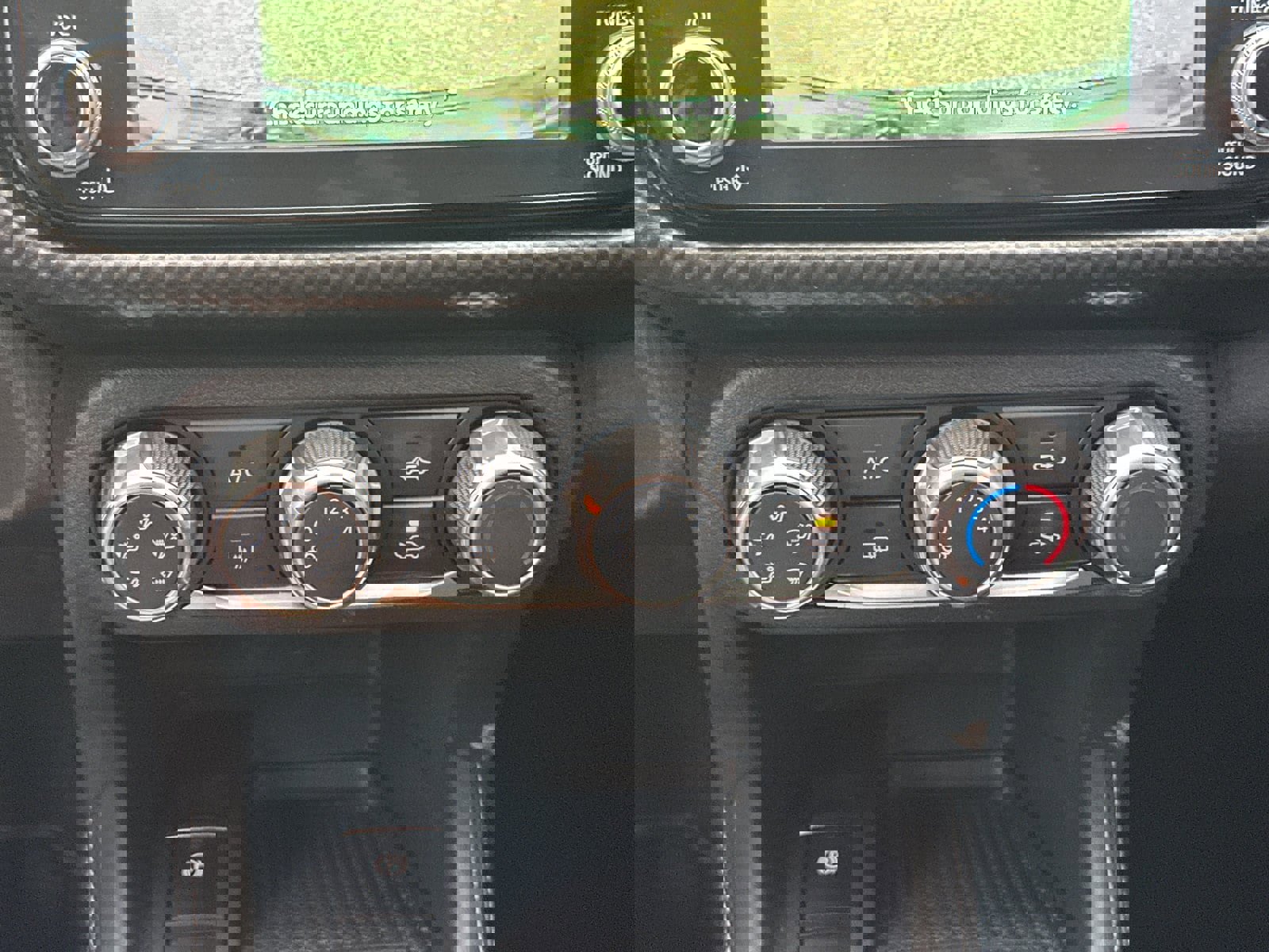 Used 2024 Nissan Kicks SV image 29