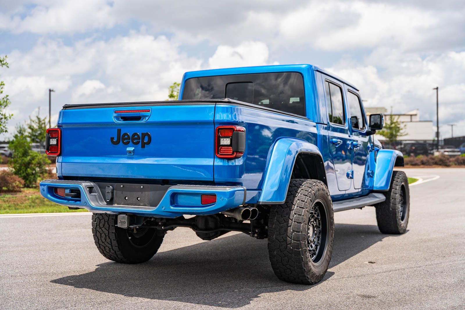 Used 2022 Jeep Gladiator Overland AWD/4WD image 7