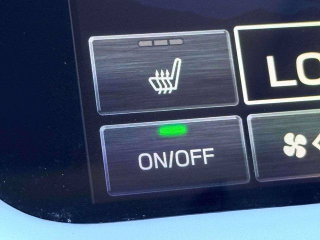 Used 2025 Subaru Outback Onyx Edition AWD/4WD image 35