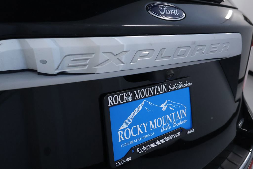Used 2021 Ford Explorer Limited image 10