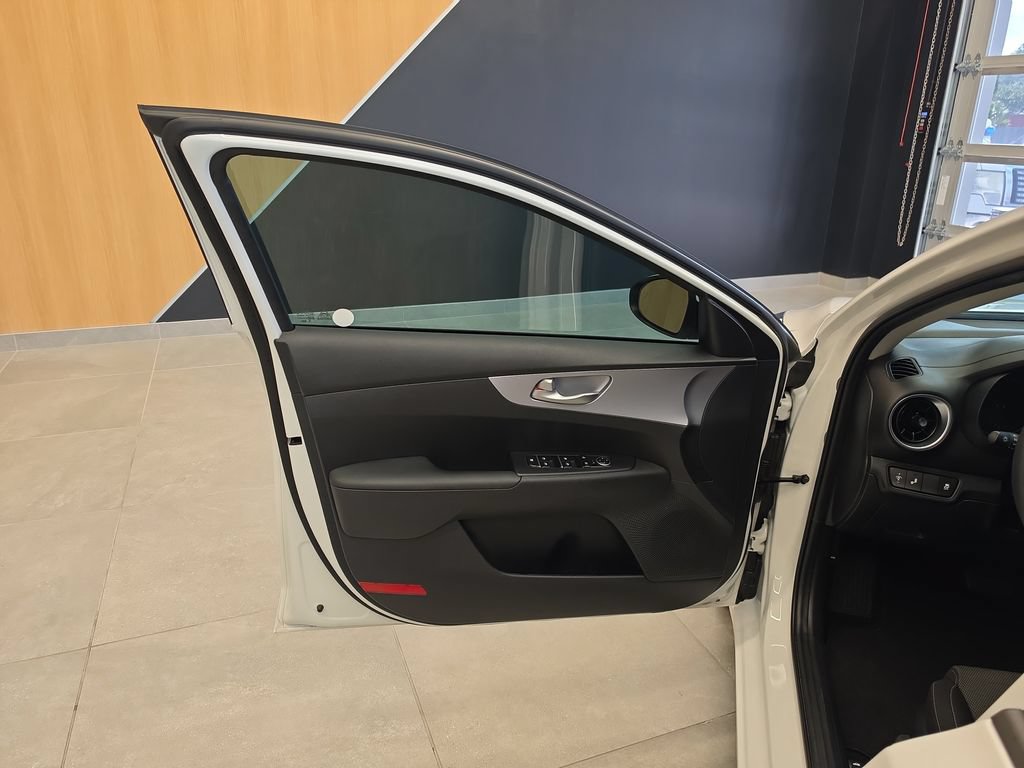 Certified 2024 Kia Forte LXS w/ LXS Technology Package FWD image 16