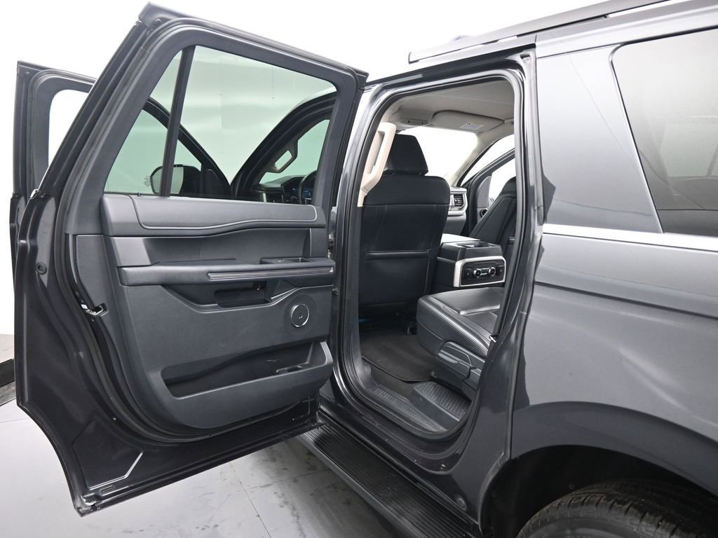 Certified 2024 Ford Expedition Max XLT image 19