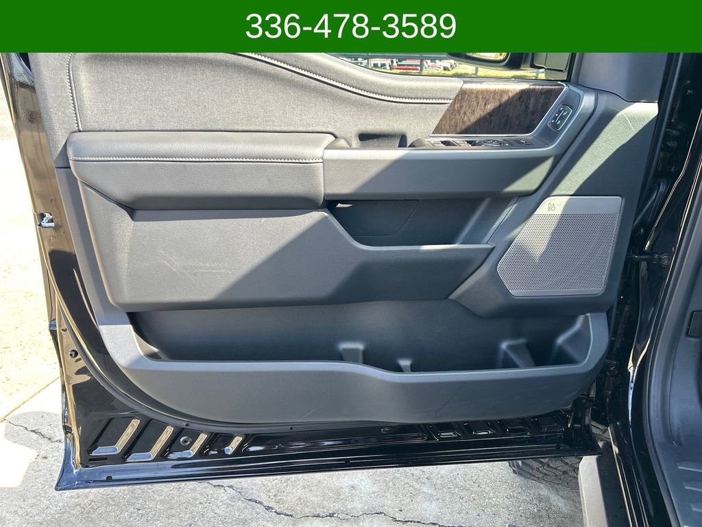New 2026 Ford F250 Lariat w/ Black Appearance Package image 10